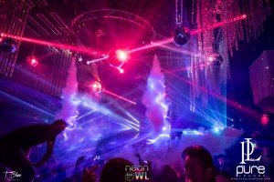 Pure Lounge Nov 18 2016 Mat Zo Neon Owl-2533